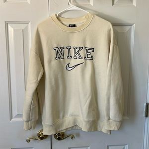 Vintage Nike Sweatshirt!